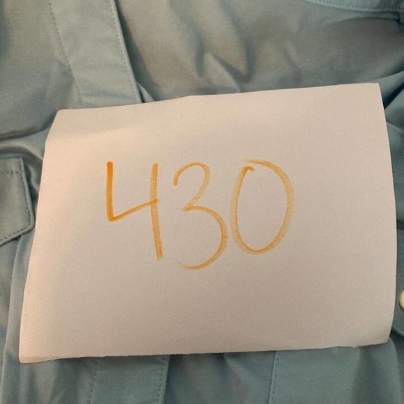 J. McLaughlin Shirt Women XL Blue Stretch V-Neck Collared Pocket Button Blouse - Picture 10 of 10